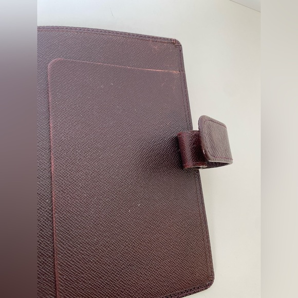 Louis Vuitton medium agenda in Taiga leather - Picture 8 of 12